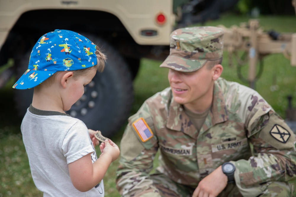 10th Mountain Division Soldiers participate in Canadian-American Festival