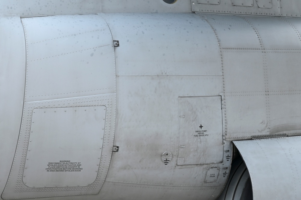POL expands Air Force &quot;tanker&quot; force by defueling C-130 for A-10 ops