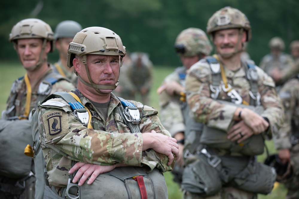 5TH RANGER TRAINING BATTALION AIRBORNE OPERATION