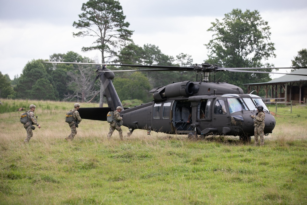 5TH RANGER TRAINING BATTALION AIRBORNE OPERATION