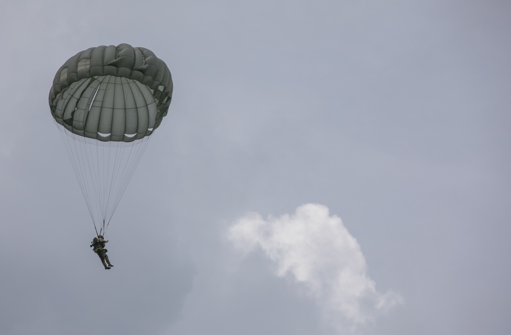 5TH RANGER TRAINING BATTALION AIRBORNE OPERATION