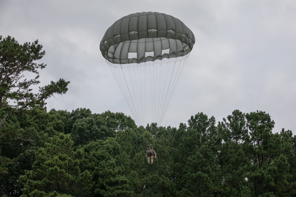 5TH RANGER TRAINING BATTALION AIRBORNE OPERATION