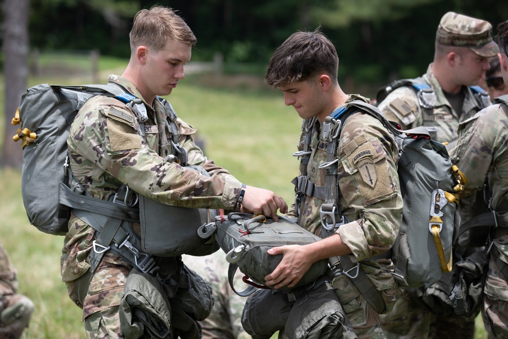 5TH RANGER TRAINING BATTALION AIRBORNE OPERATION