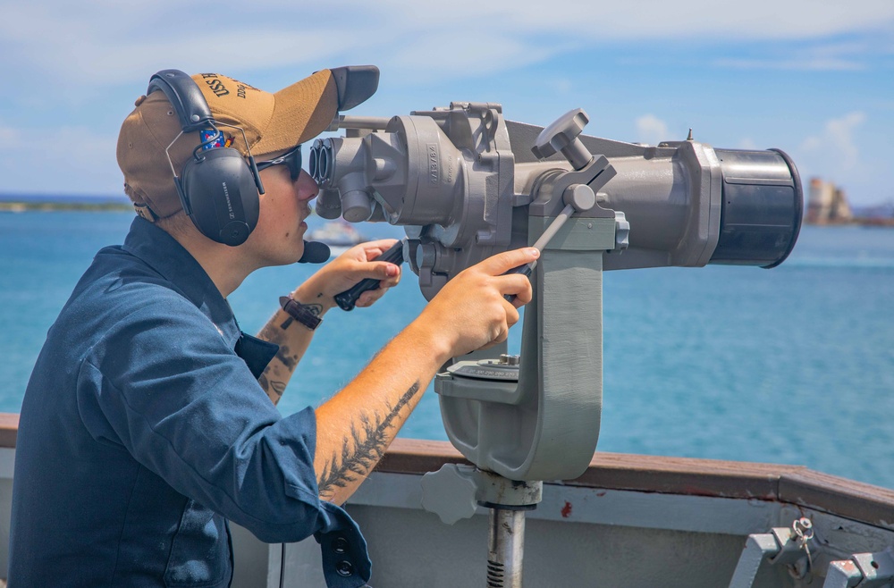 USS Howard (DDG 83) Guam Port Visit