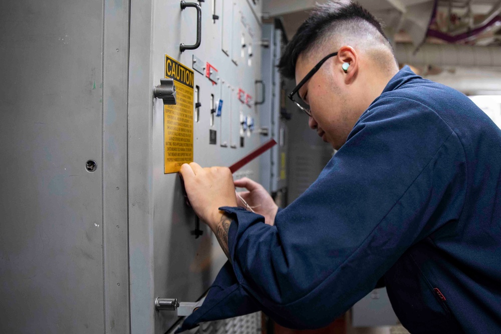 USS Ralph Johnson (DDG 114) Sailors perform VCHT Maintenance.