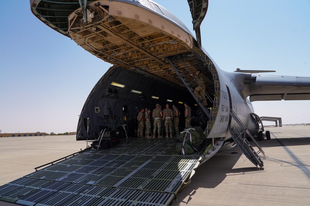 PSAB Air Terminal Operations Center receives cargo from C5 &quot;Super Galaxy&quot;