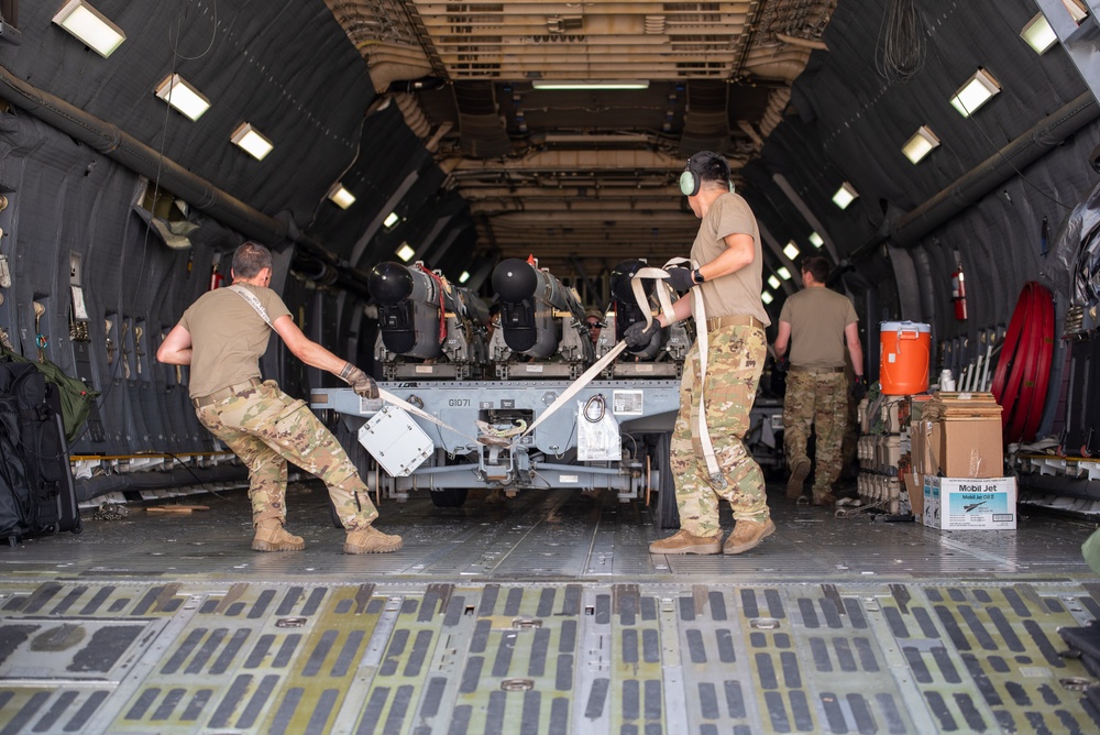 PSAB Air Terminal Operations Center receives cargo from C5 &quot;Super Galaxy&quot;