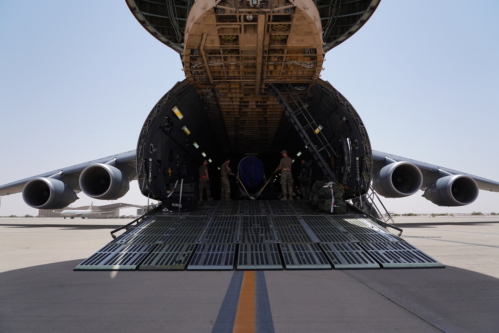 PSAB Air Terminal Operations Center receives cargo from C5 &quot;Super Galaxy&quot;