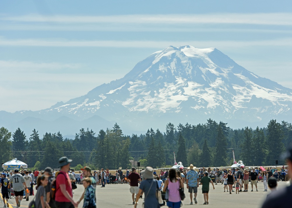 Explore Your Destiny: JBLM closes out first airshow in 7 years