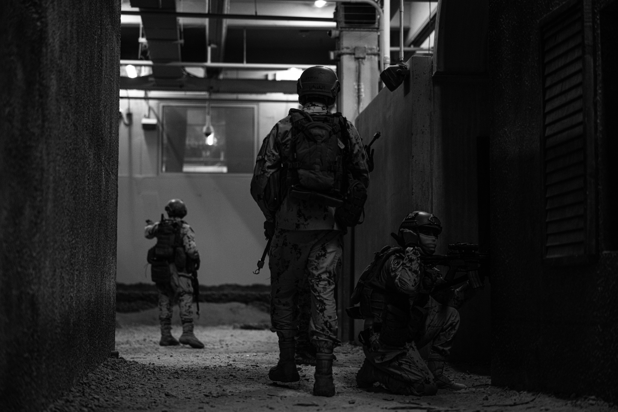 Watch: The Operation Begins In Second 'Zero Dark Thirty' Clip, Plus New  Batch of Stills Chronicling the Manhunt, image size:2000x1334