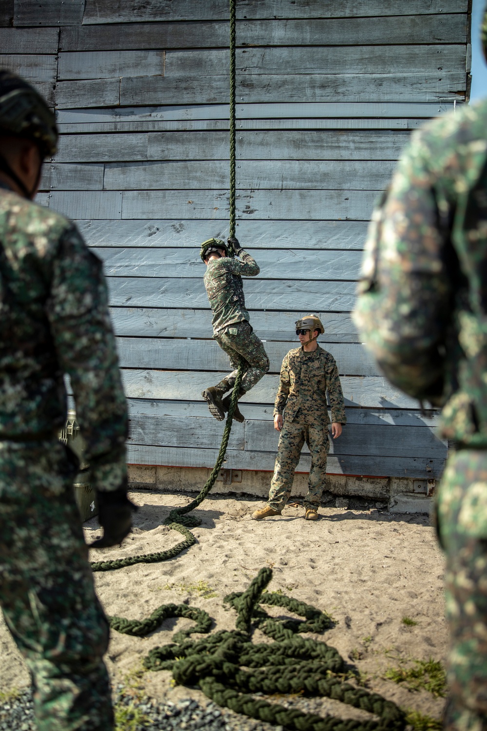 3d LCT and PMC conduct fast-roping training during MASA 23