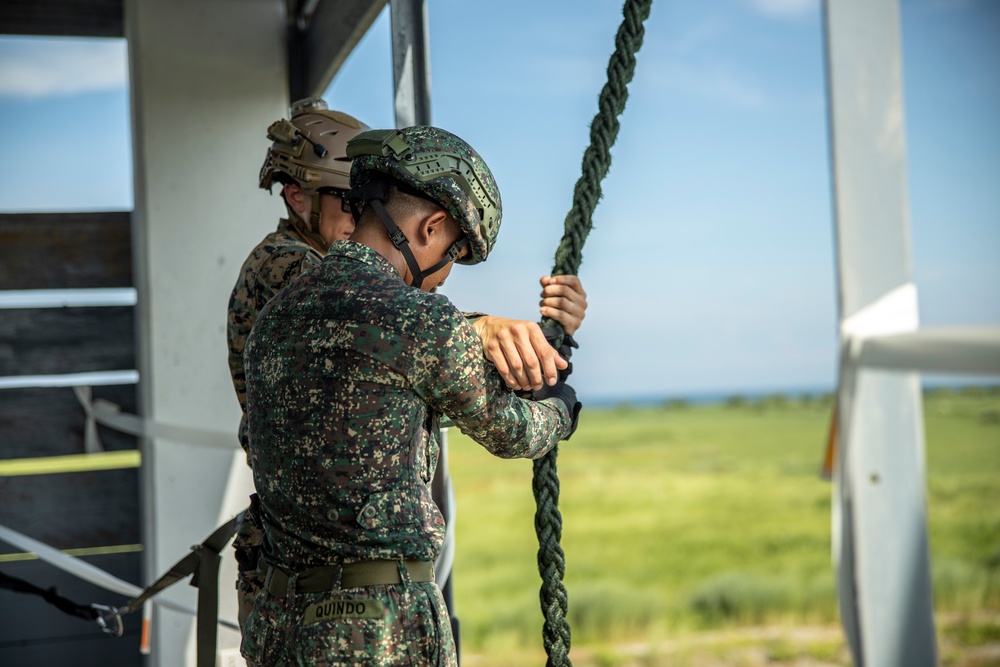 3d LCT and PMC conduct fast-roping training during MASA 23