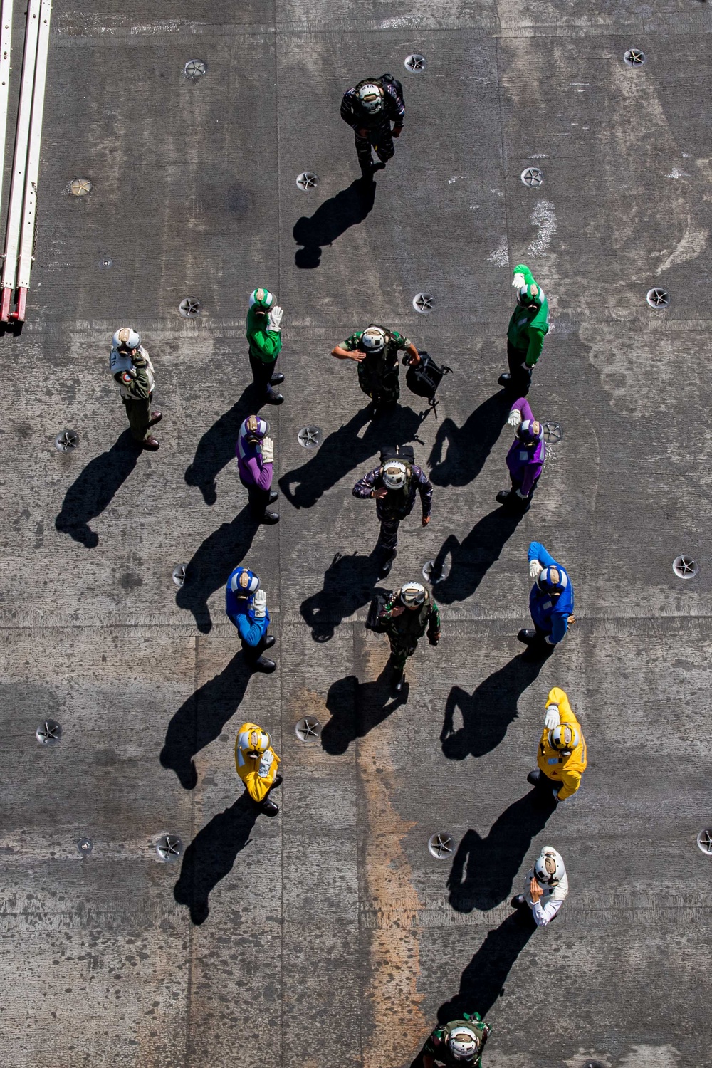 Indonesian Chief of Navy visits USS Ronald Reagan (CVN 76)