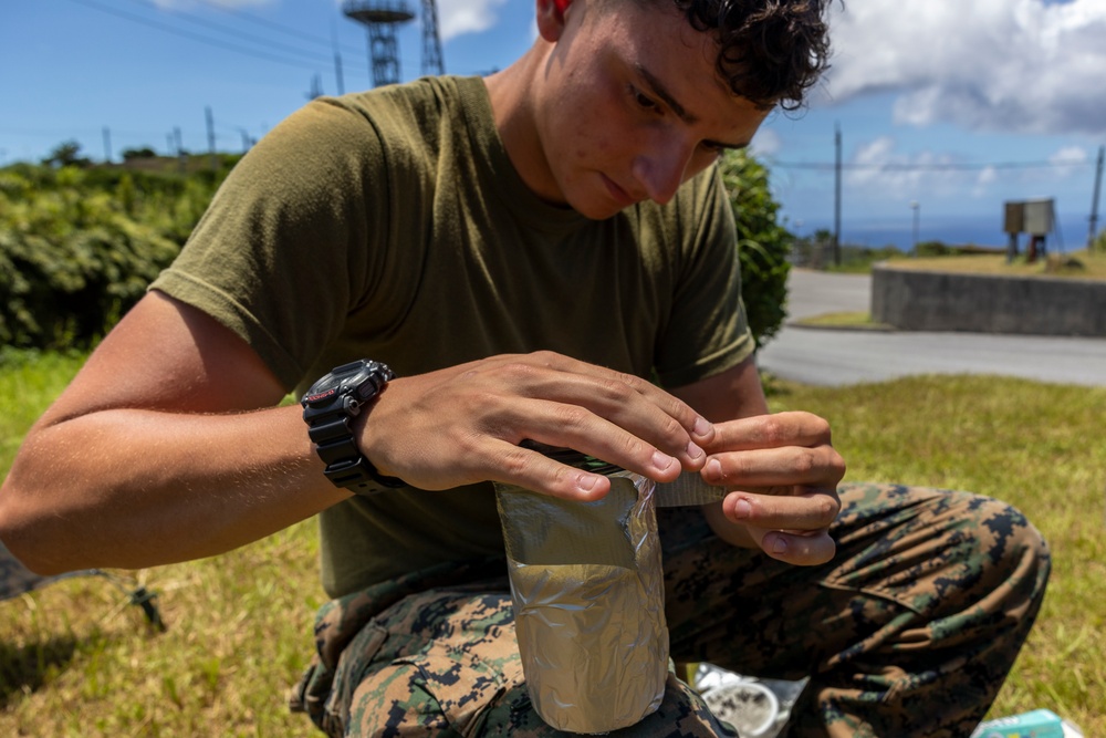 III MIG builds field expedient antennas