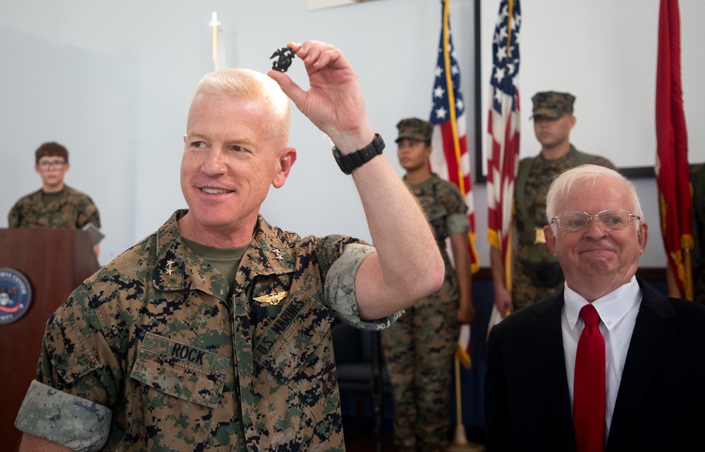 MARCENT Commander presents 'Honorary Marine' Title