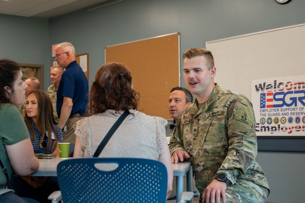 Connecticut National Guard hold ESGR Boss Lift during Combat Medic Training
