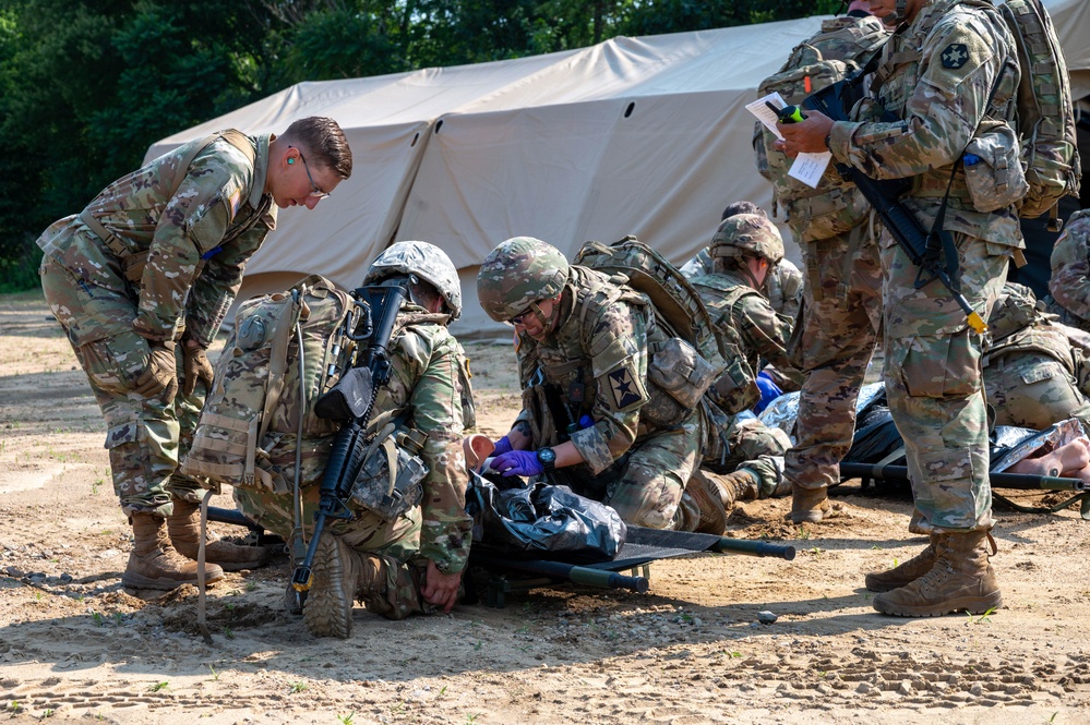 Connecticut National Guard hold ESGR Boss Lift during Combat Medic Training