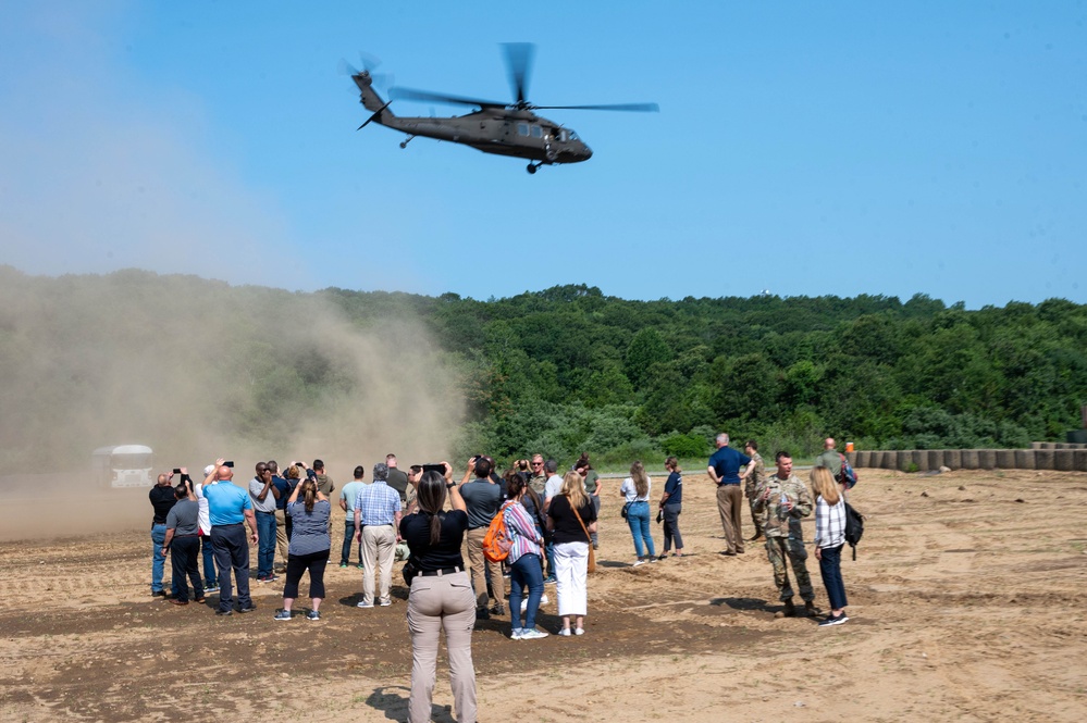 Connecticut National Guard hold ESGR Boss Lift during Combat Medic Training