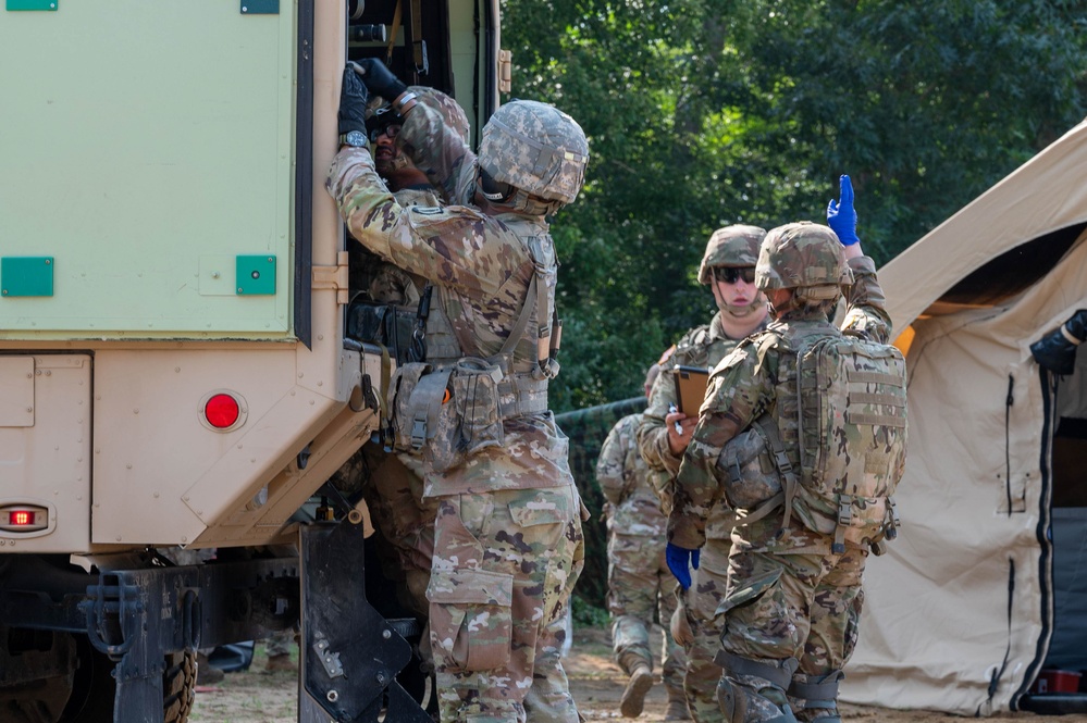Connecticut National Guard hold ESGR Boss Lift during Combat Medic Training