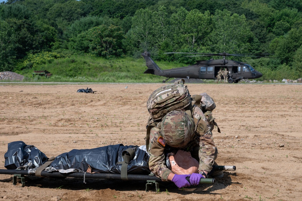 Connecticut National Guard hold ESGR Boss Lift during Combat Medic Training