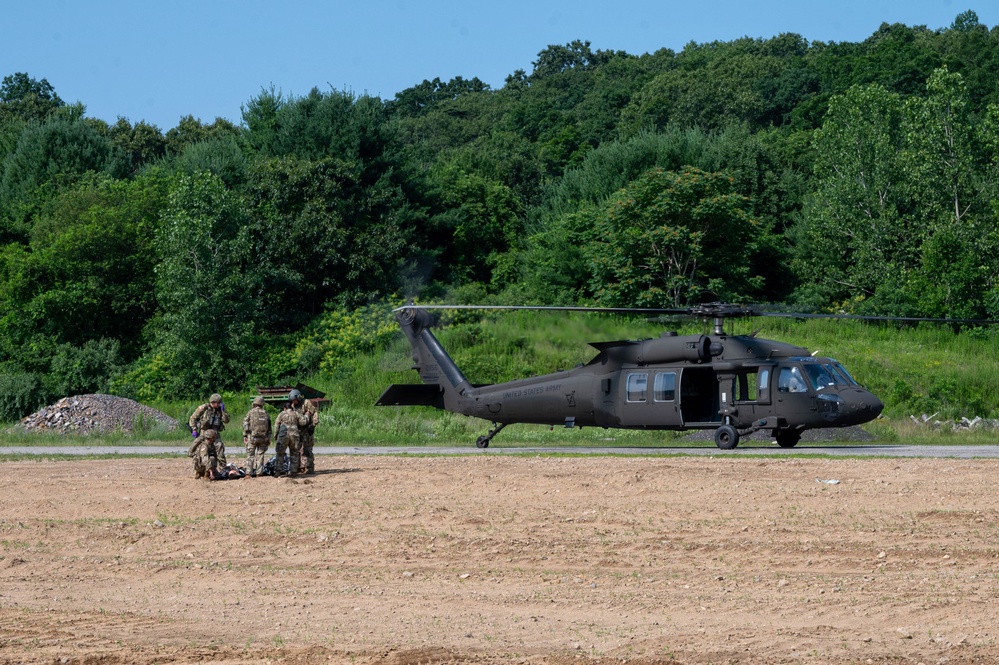 Connecticut National Guard hold ESGR Boss Lift during Combat Medic Training