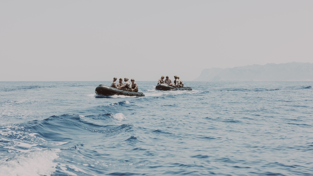 2d Recon Conducts Training with the USS Florida