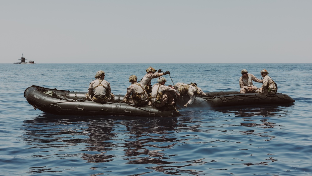 2d Recon Conducts Training with the USS Florida