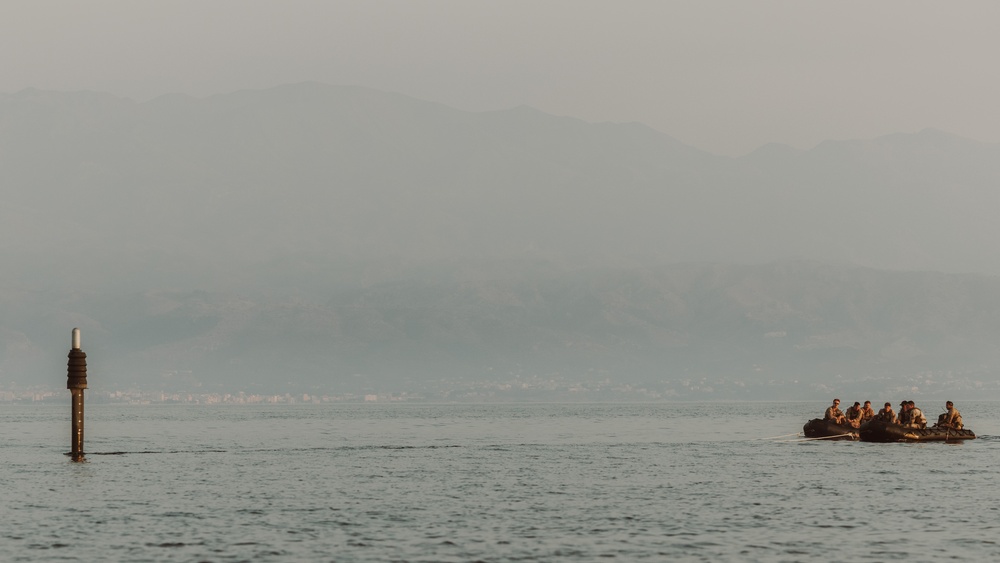 2d Recon Conducts Training with the USS Florida