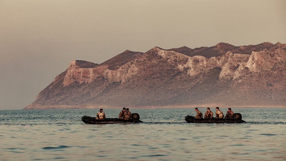 2d Recon Conducts Training with the USS Florida