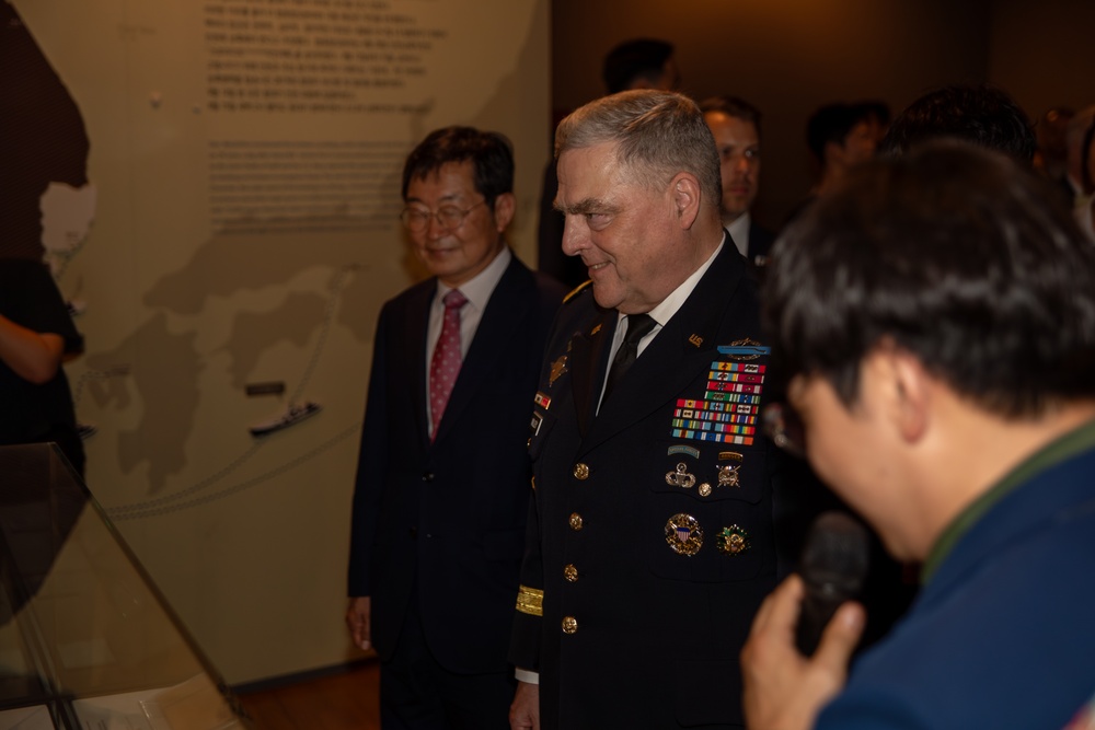 20th Chairman of the Joint Chiefs of Staff Makes Final Visit to Korea