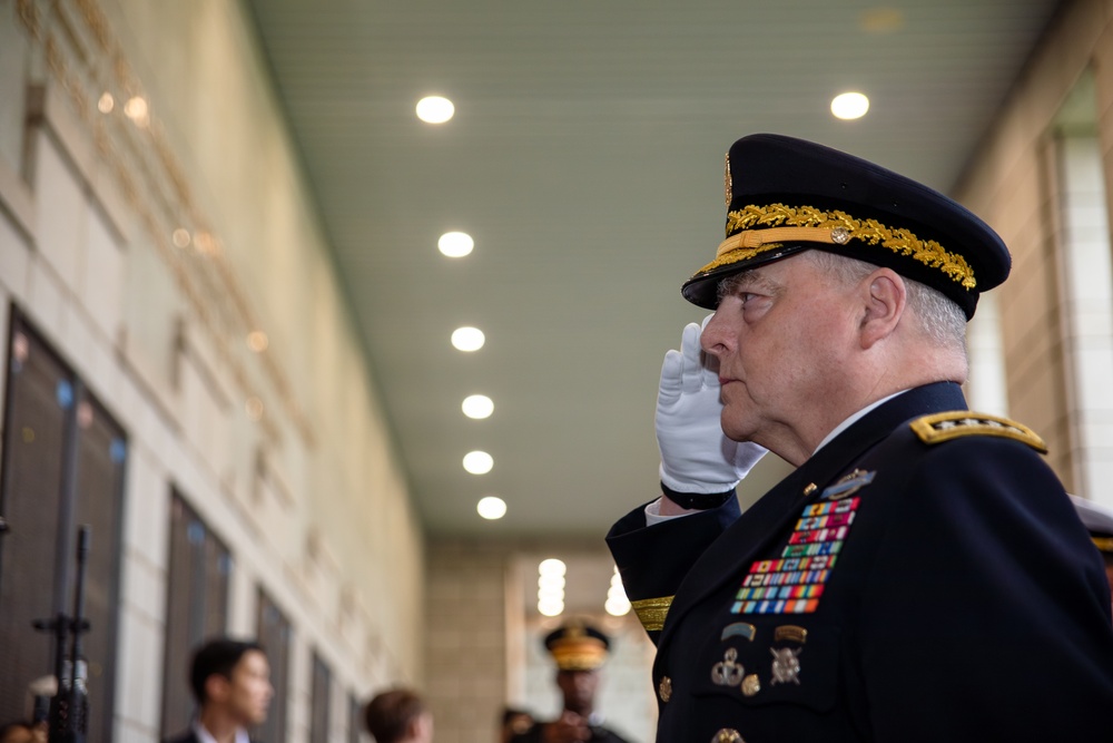 20th Chairman of the Joint Chiefs of Staff Makes Final Visit to Korea