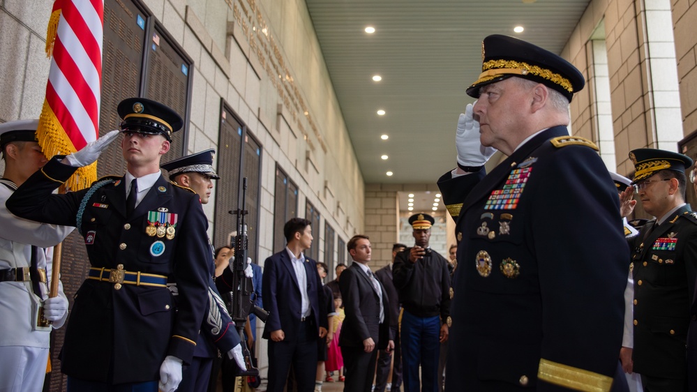 20th Chairman of the Joint Chiefs of Staff Makes Final Visit to Korea