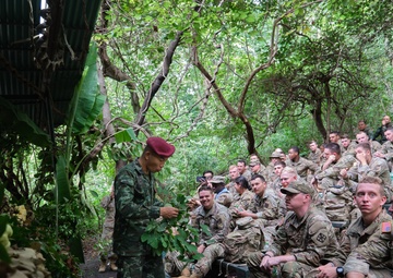 U.S. and Royal Thai Army Soldiers learn jungle survival skills during HG23