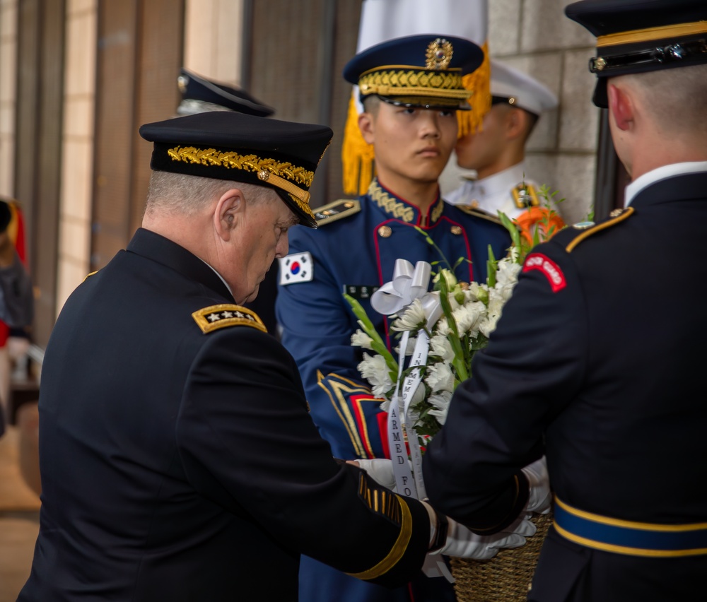 20th Chairman of the Joint Chiefs of Staff Makes Final Visit to Korea