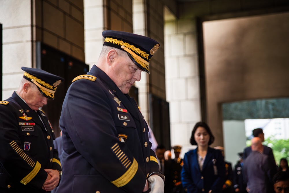 20th Chairman of the Joint Chiefs of Staff Makes Final Visit to Korea