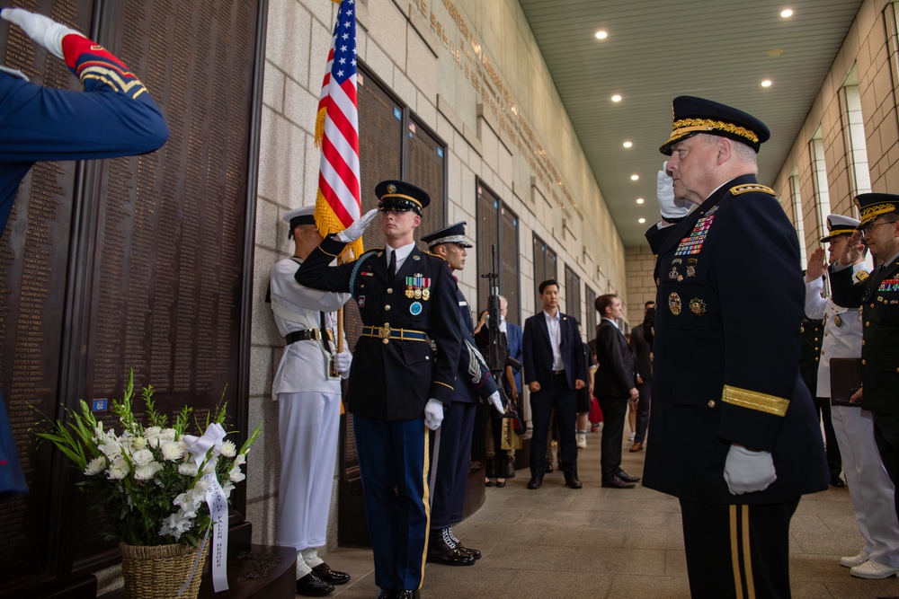 20th Chairman of the Joint Chiefs of Staff Makes Final Visit to Korea