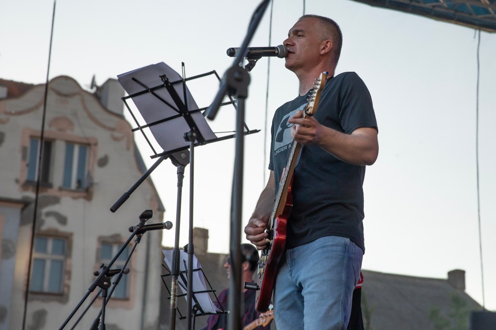 NATO band performs a concert for the Polish public