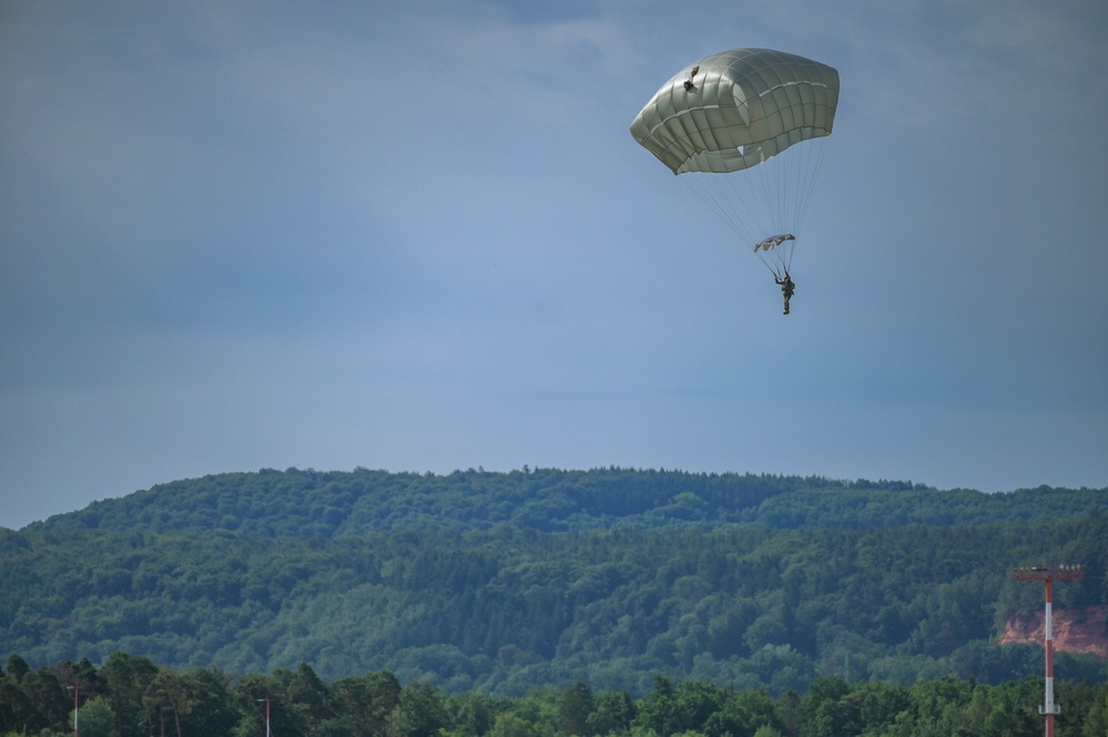 NATO Interfly and joint airborne training takes place at Ramstein AB