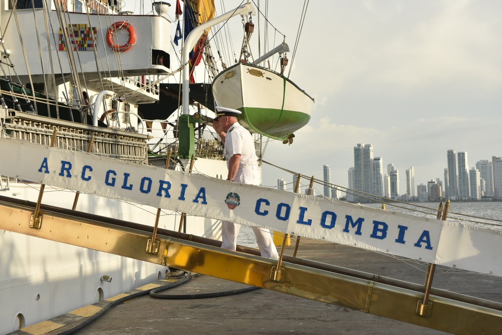 CNO visits Colombia for UNITAS