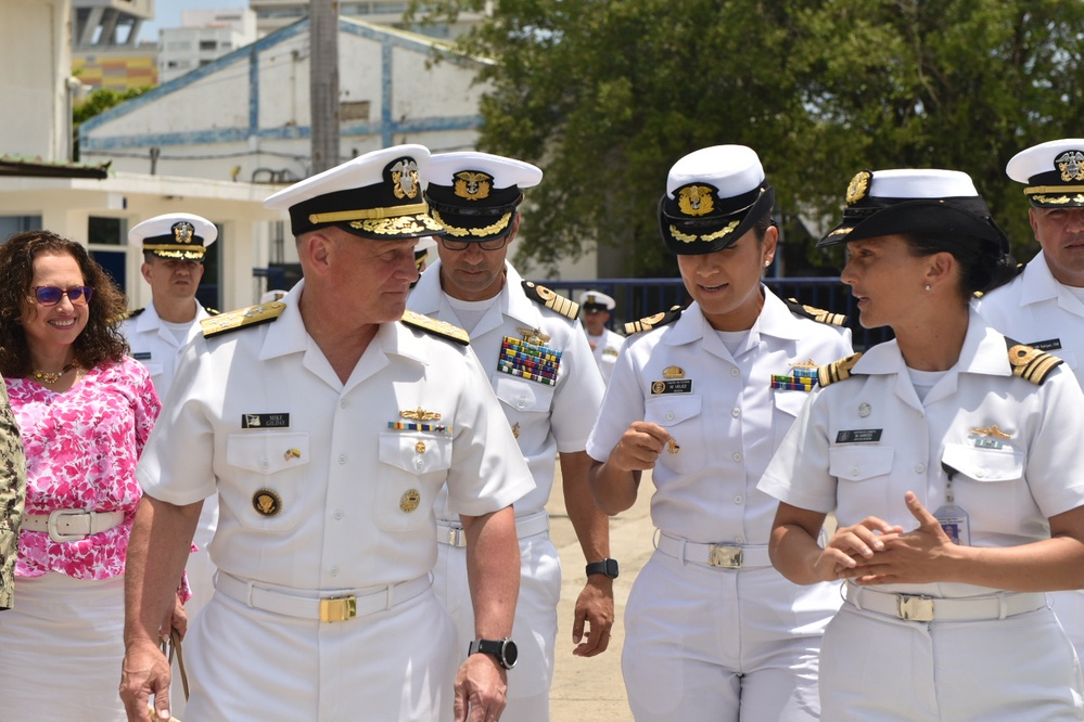 CNO visits Colombia for UNITAS
