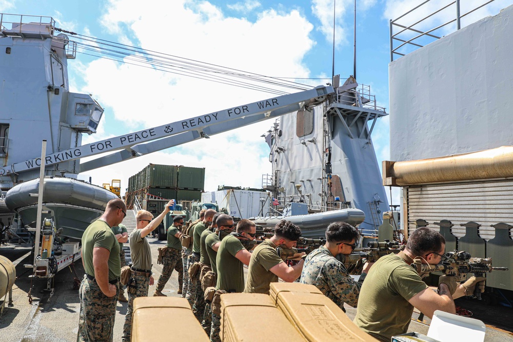 DVIDS - Images - USS Carter Hall Conducts Weapons Training [Image 2 of 5]