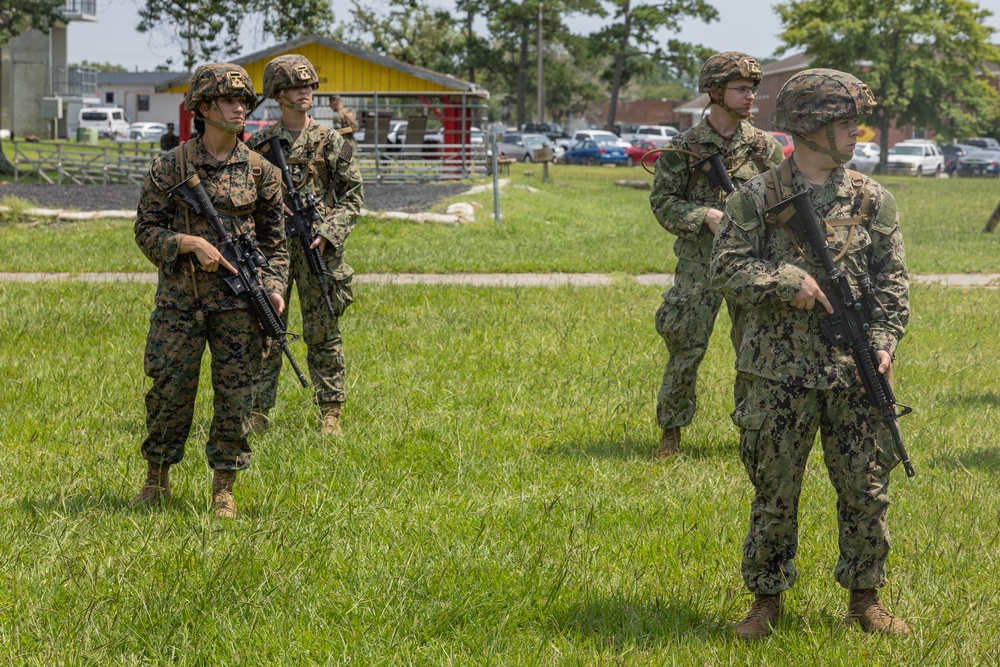 Midshipmen conduct offensive operations