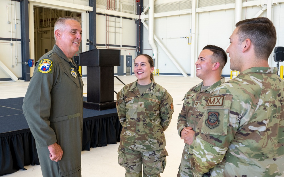 AMC CC visits Travis AFB, spends time with 60 AMW, 621 CRW Airmen