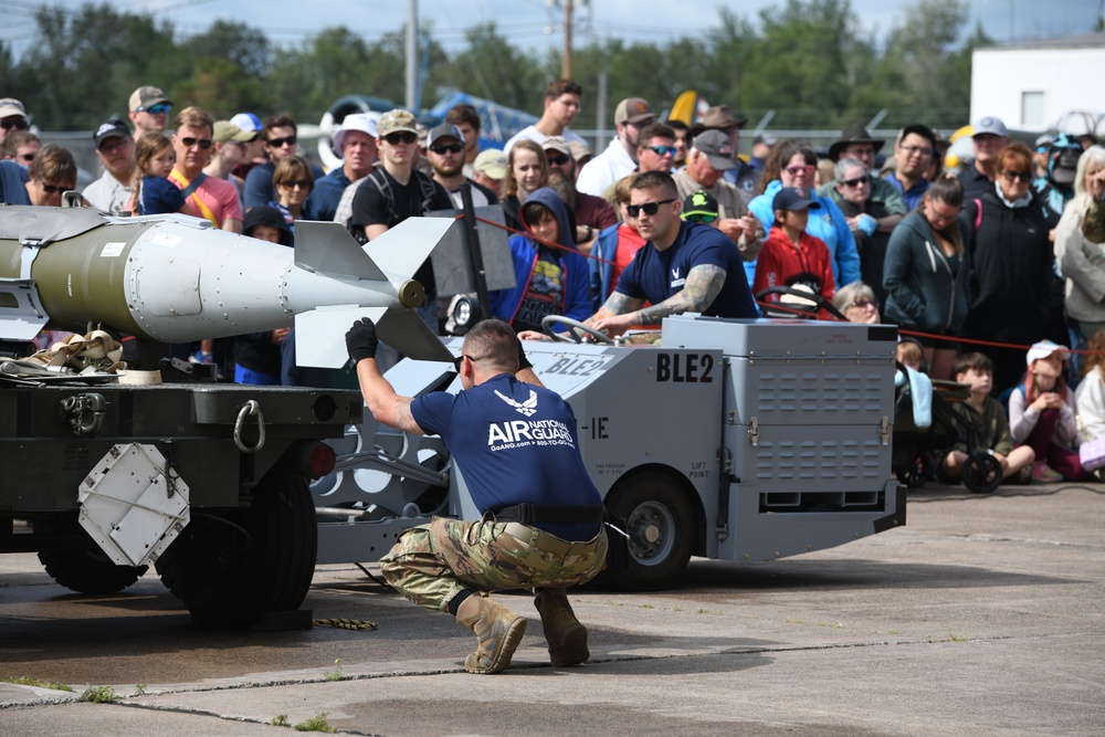 148th Fighter Wing Supports Duluth Airshow