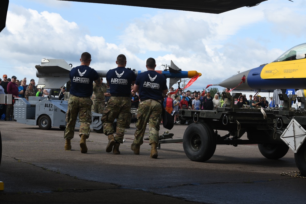 148th Fighter Wing Supports Duluth Airshow