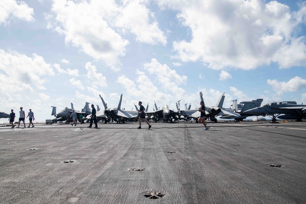 DVIDS - Images - USS Ronald Reagan (CVN 76) Sailor PT On The Flight ...