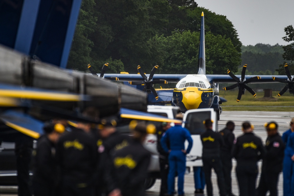 Blue Angels Perform at the Wings Over Wayne Air Show.