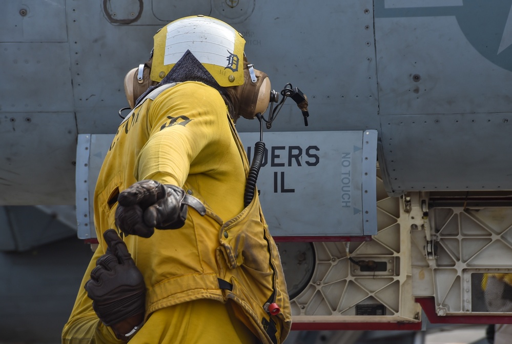 USS Ronald Reagan (CVN 76) conducts flight operations