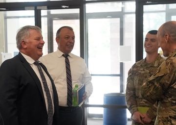 CENTCOM leader visits KR, discusses importance of modernizing for the future