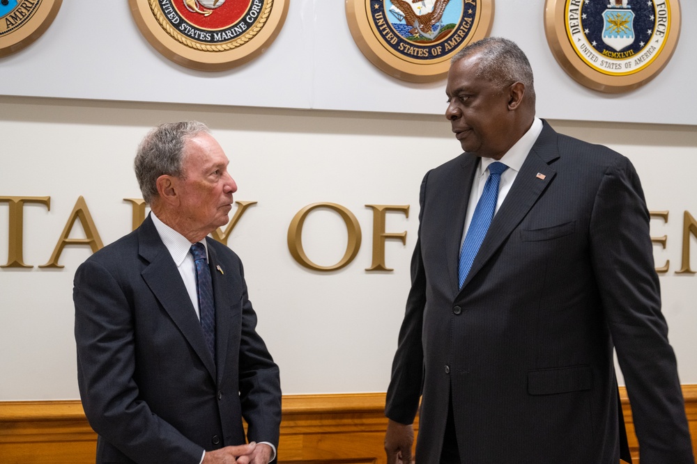 Secretary Austin meets with DIB